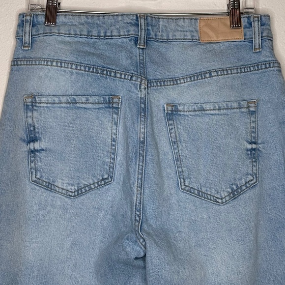 Zara Mom Fit High Waist Jeans, Light Wash, Size 10 - Picture 5 of 9
